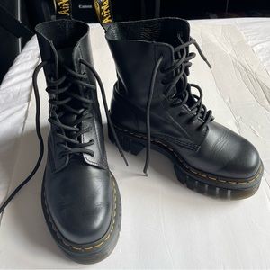 Dr. Martens Audrick 8-eye Boot size US 6